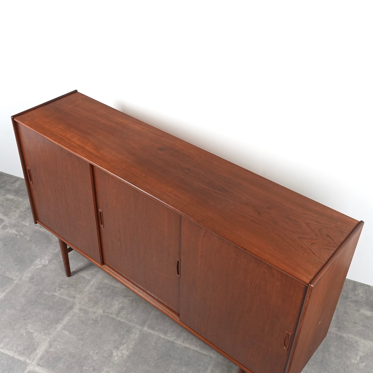 デンマークヴィンテージ ハイサイドボード