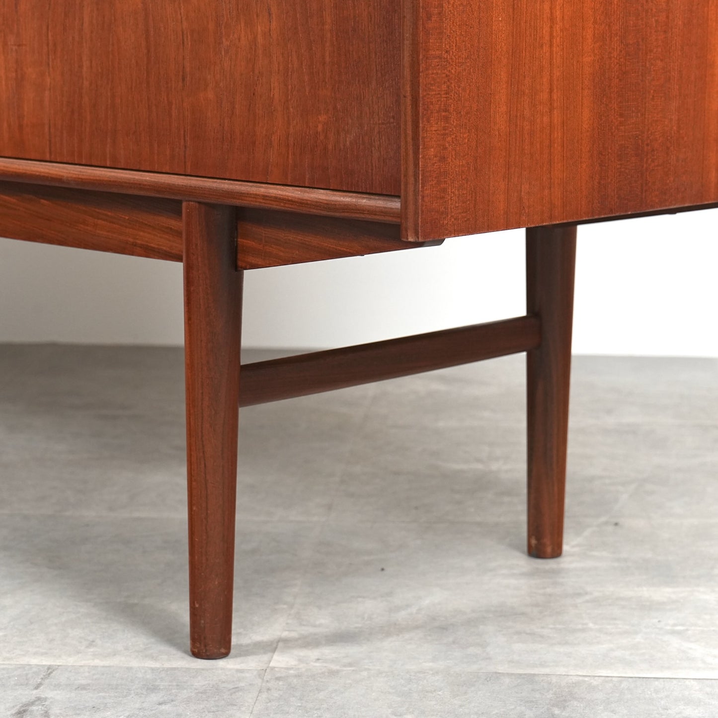 デンマークヴィンテージ ハイサイドボード