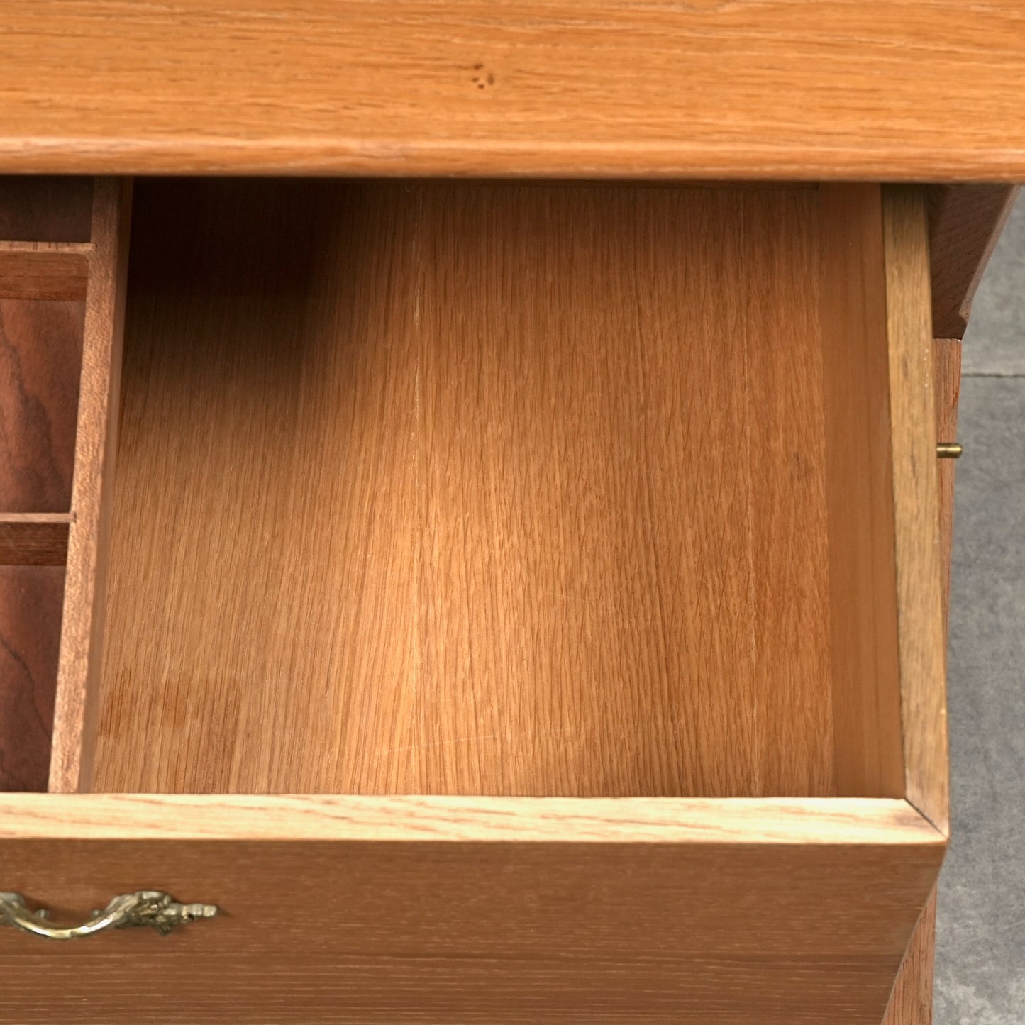 デンマークヴィンテージ ソーイングテーブル