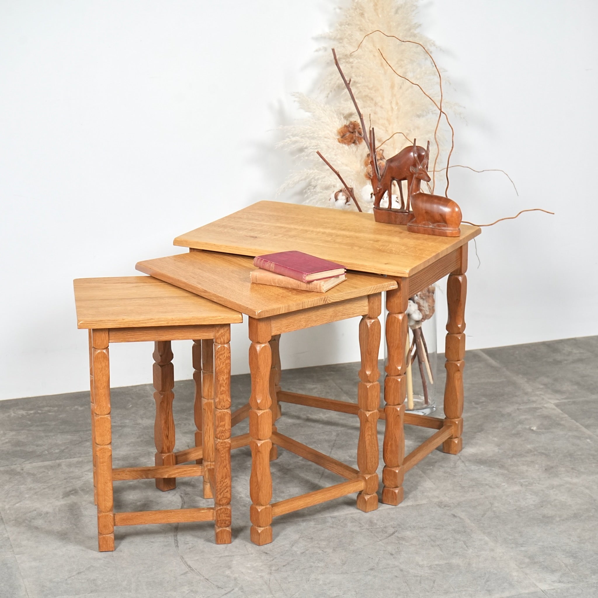 LOW TABLE & NEST TABLE – TIME HYPE