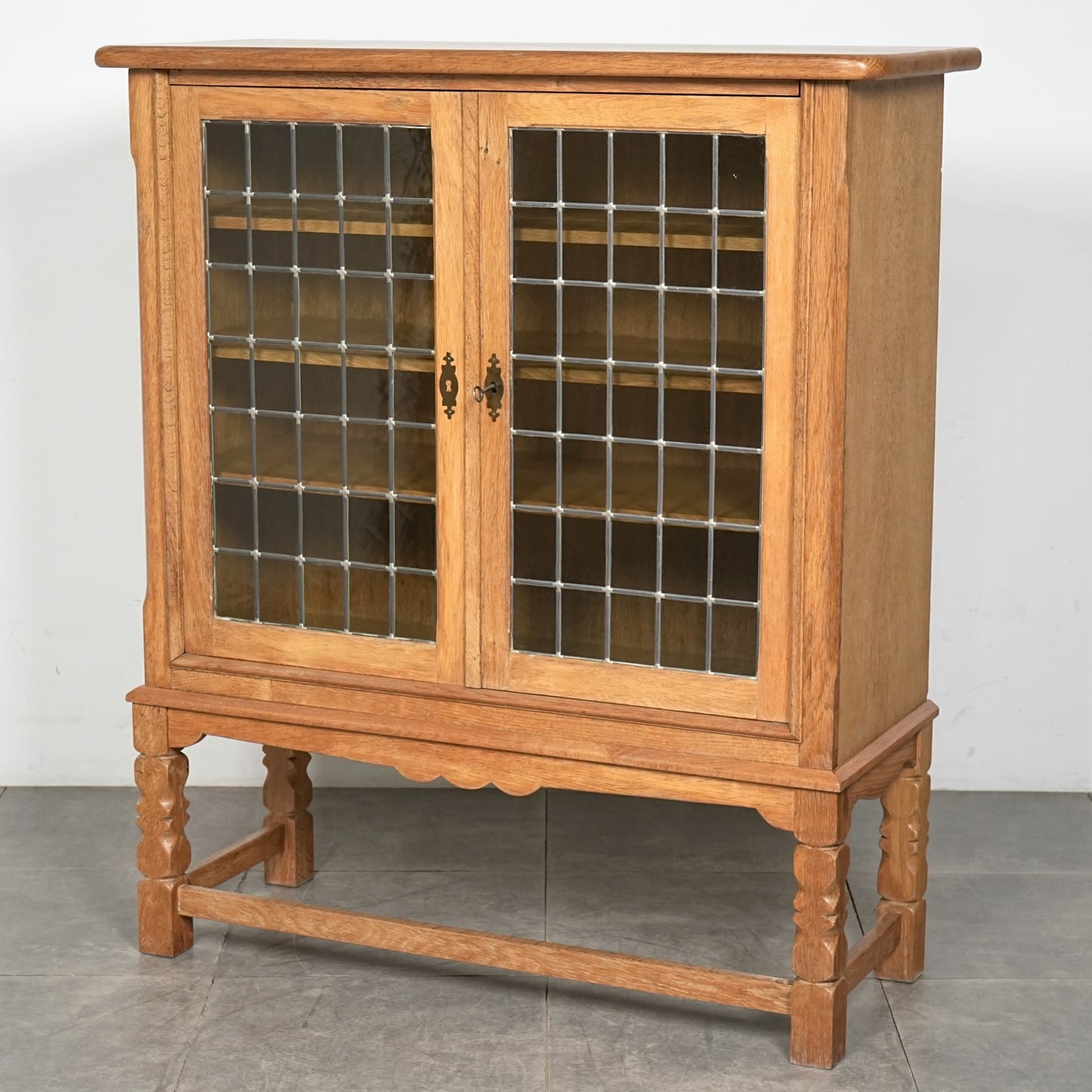 デンマークヴィンテージ ガラスキャビネット