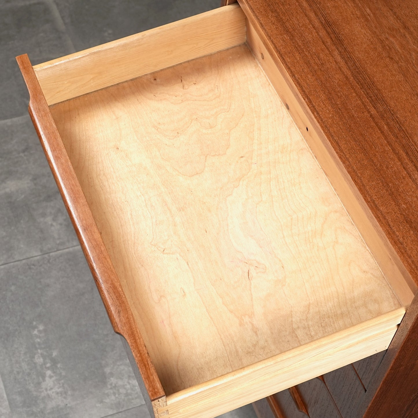 デンマークヴィンテージ ハイチェスト