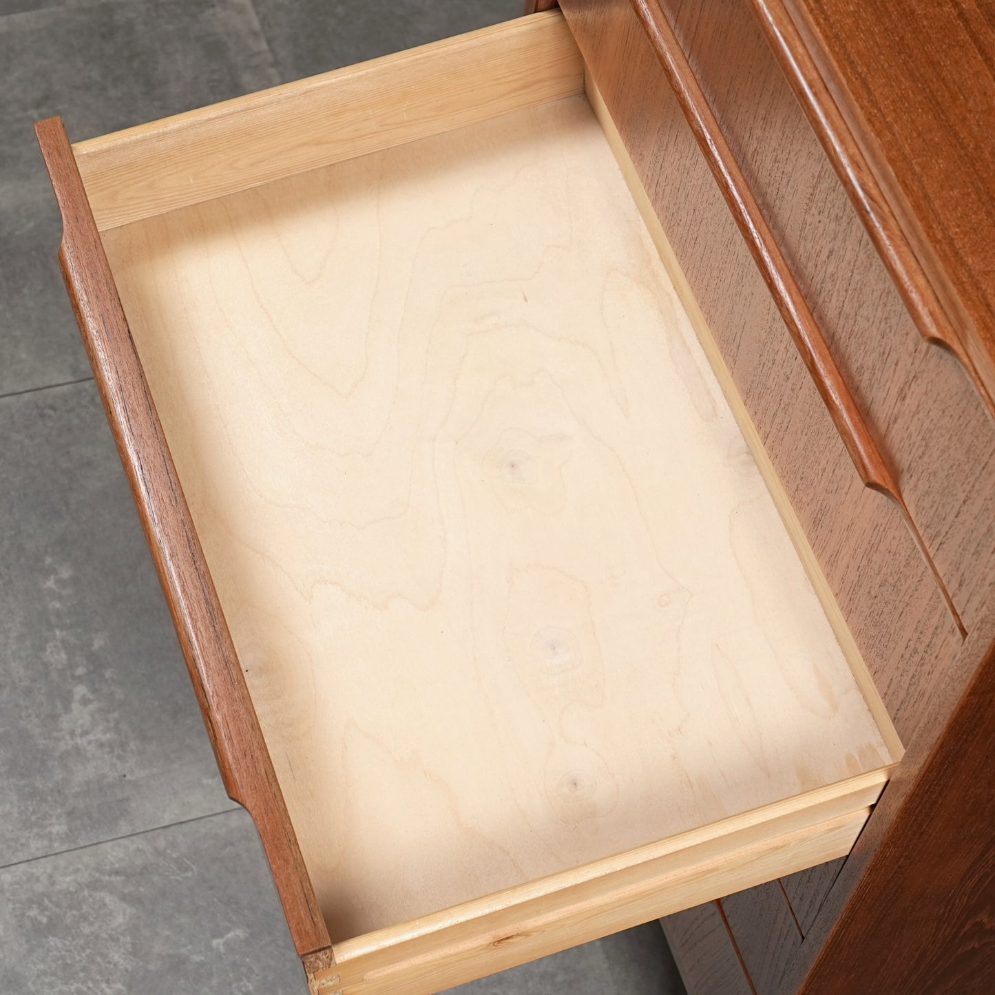 デンマークヴィンテージ ハイチェスト