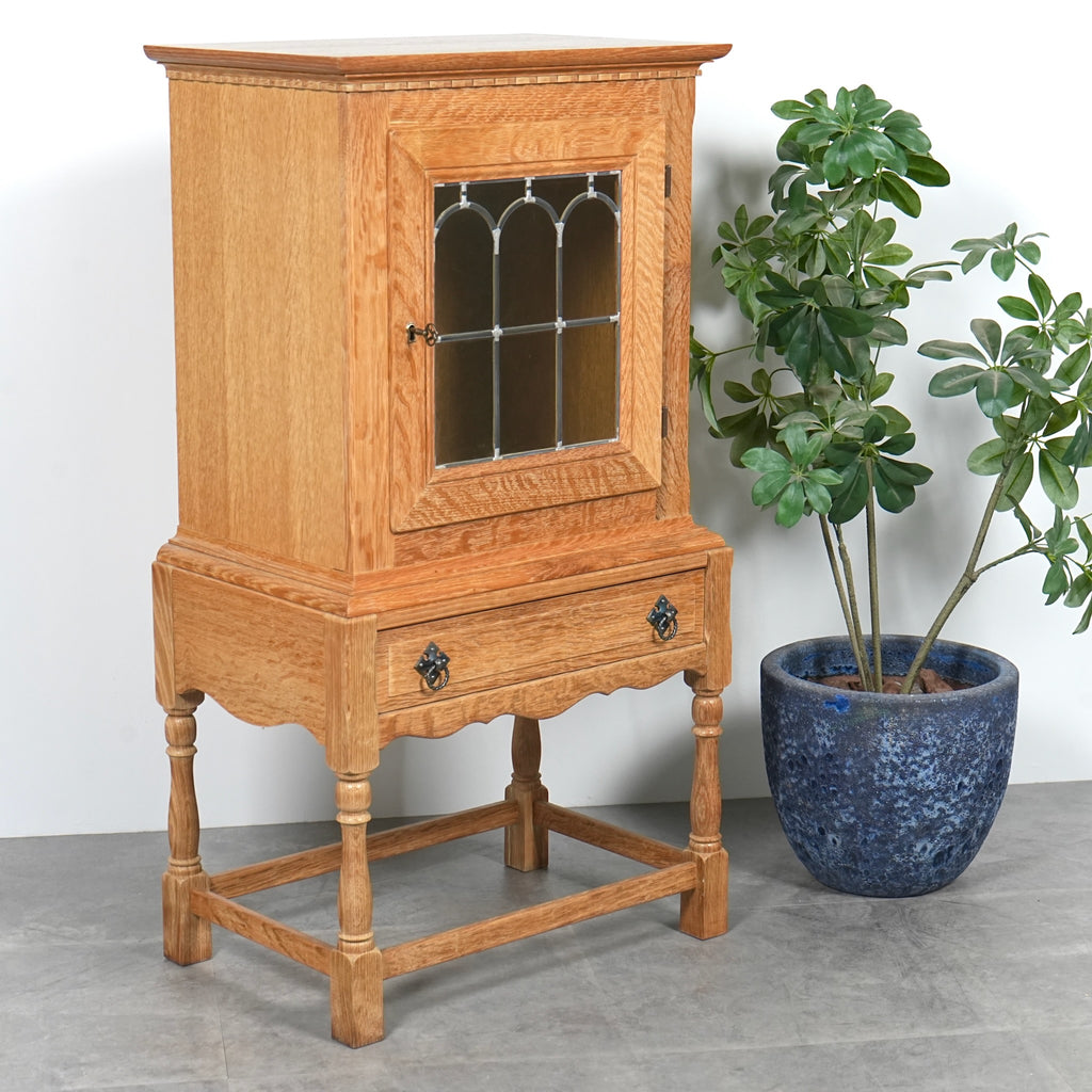 デンマークヴィンテージ ガラスキャビネット