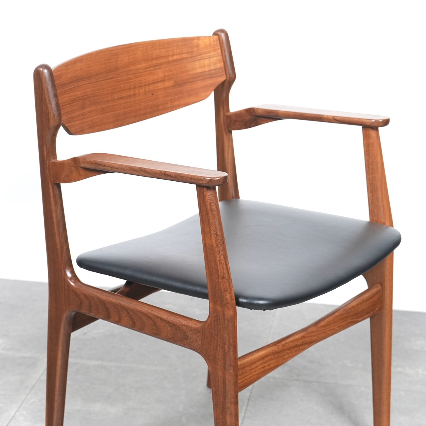 デンマークヴィンテージ アームチェア【張替済】