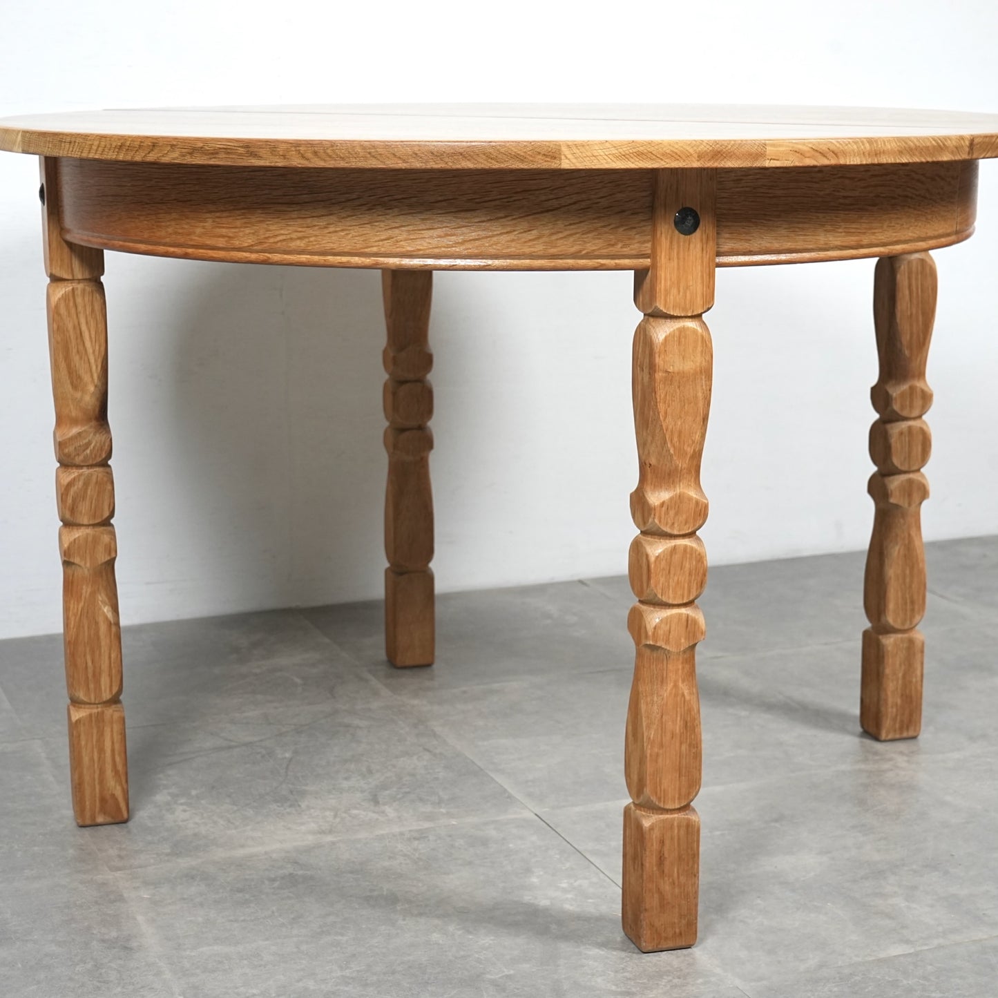 【Henning Kjaernulf】ラウンド エクステンションテーブル