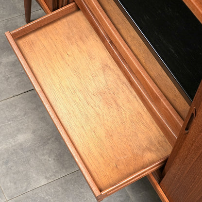 【Aerthoj Jensen & Molholm】 ヴィンテージ ハイサイドボード