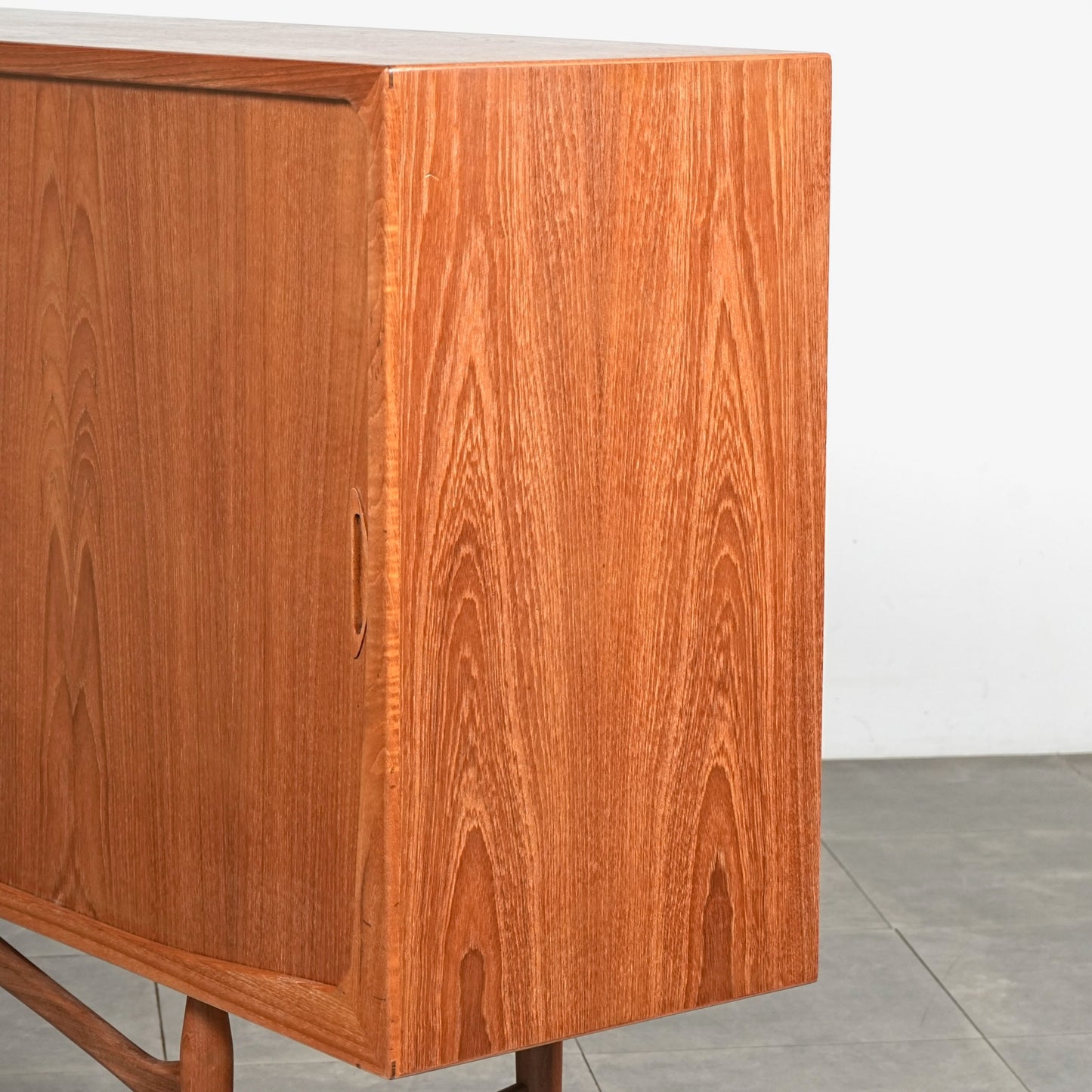 【Aerthoj Jensen & Molholm】 ヴィンテージ ハイサイドボード