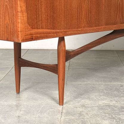 【Aerthoj Jensen & Molholm】 ヴィンテージ ハイサイドボード