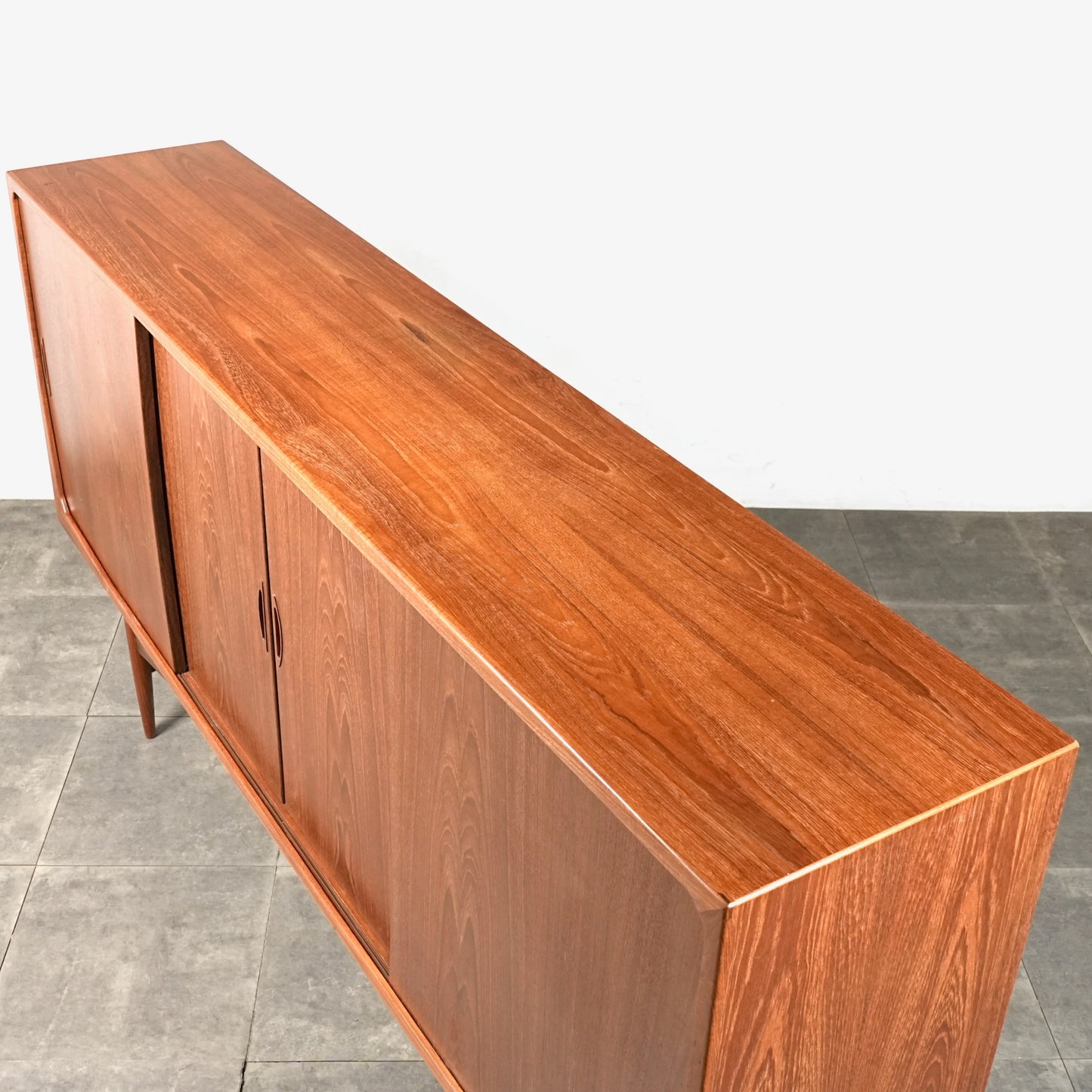 【Aerthoj Jensen & Molholm】 ヴィンテージ ハイサイドボード