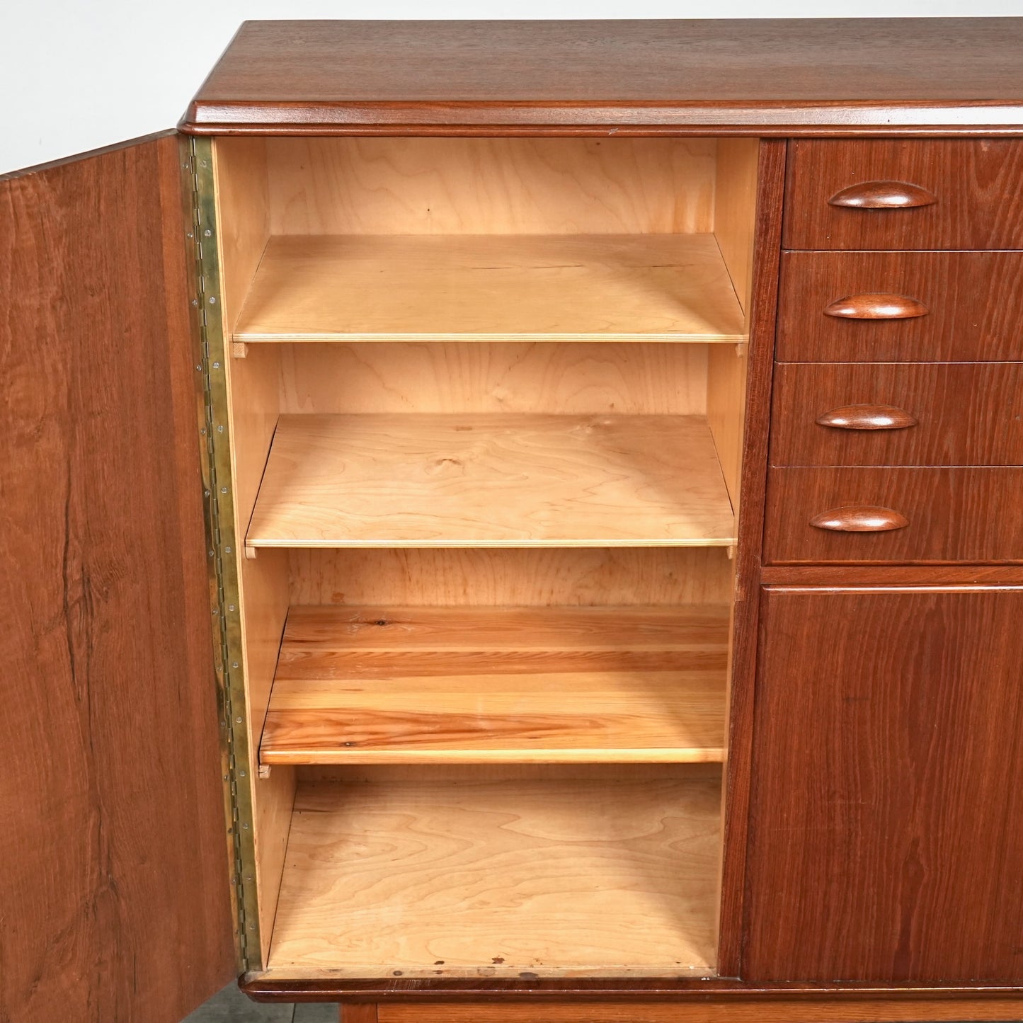 デンマークヴィンテージ ハイサイドボード