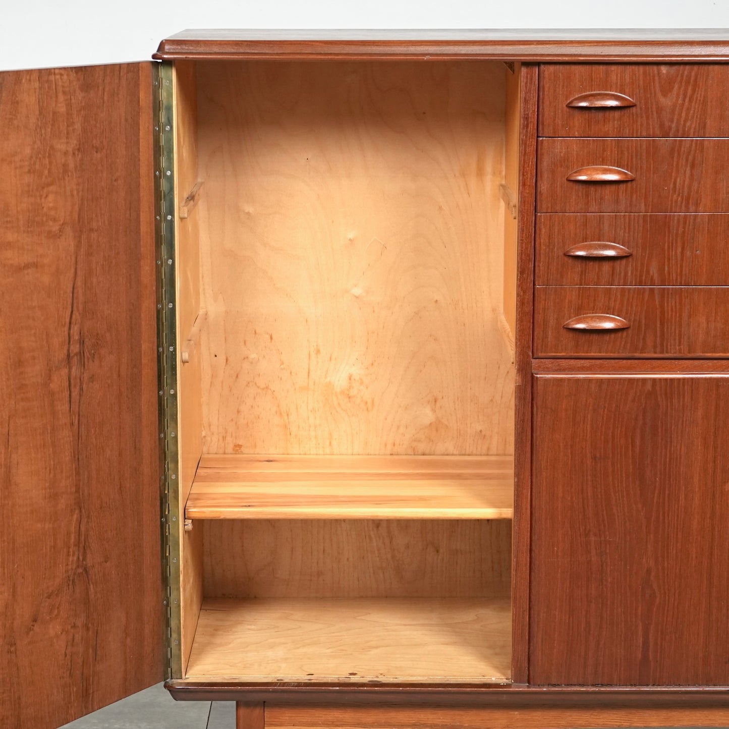 デンマークヴィンテージ ハイサイドボード