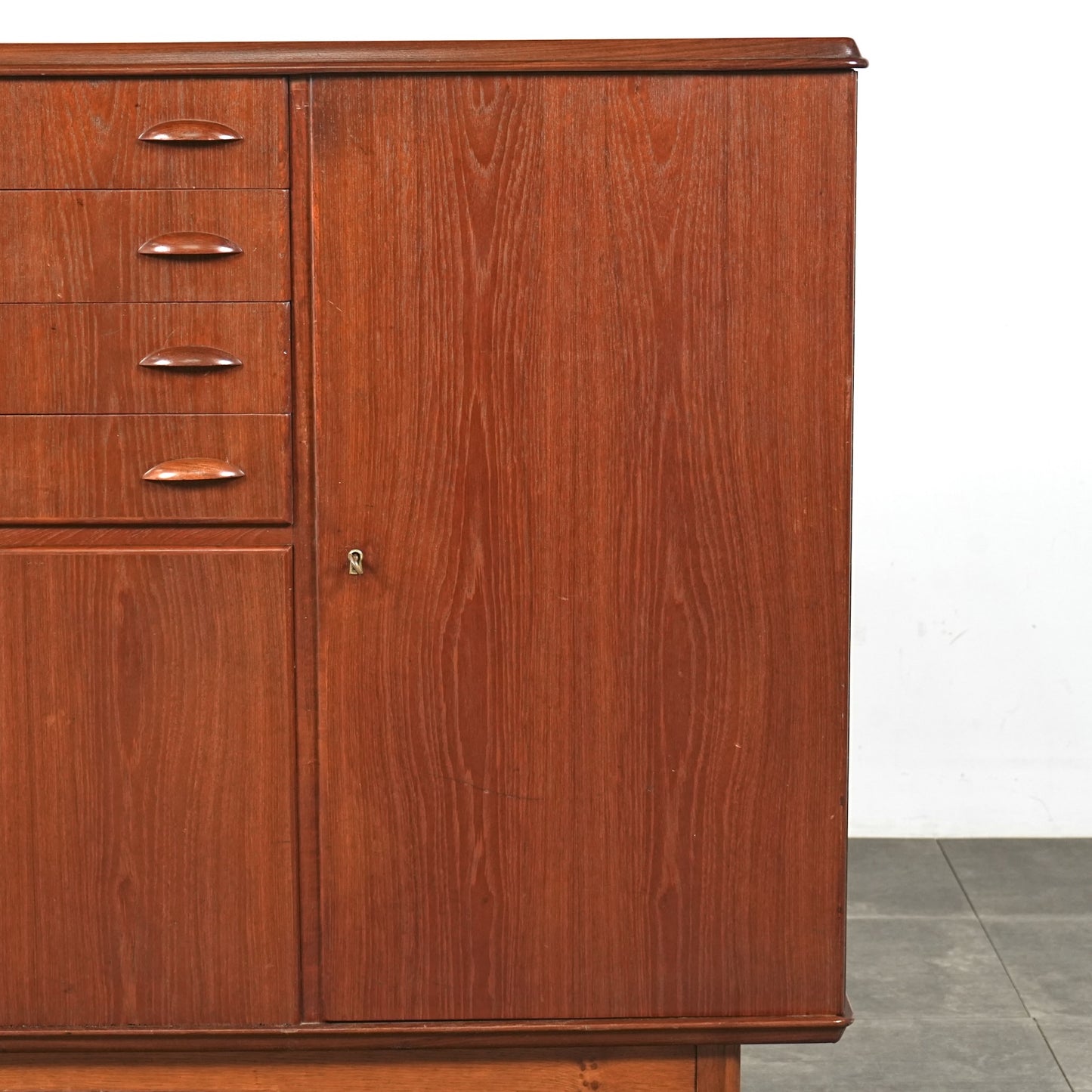 デンマークヴィンテージ ハイサイドボード