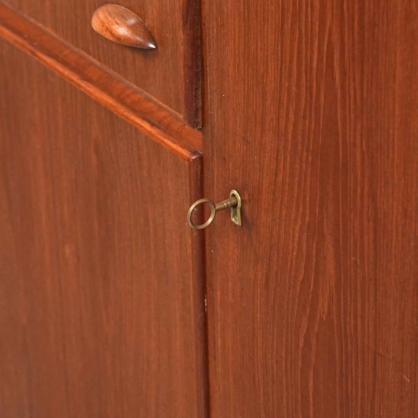 デンマークヴィンテージ ハイサイドボード