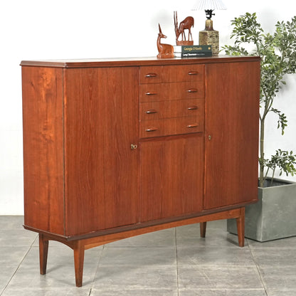 デンマークヴィンテージ ハイサイドボード