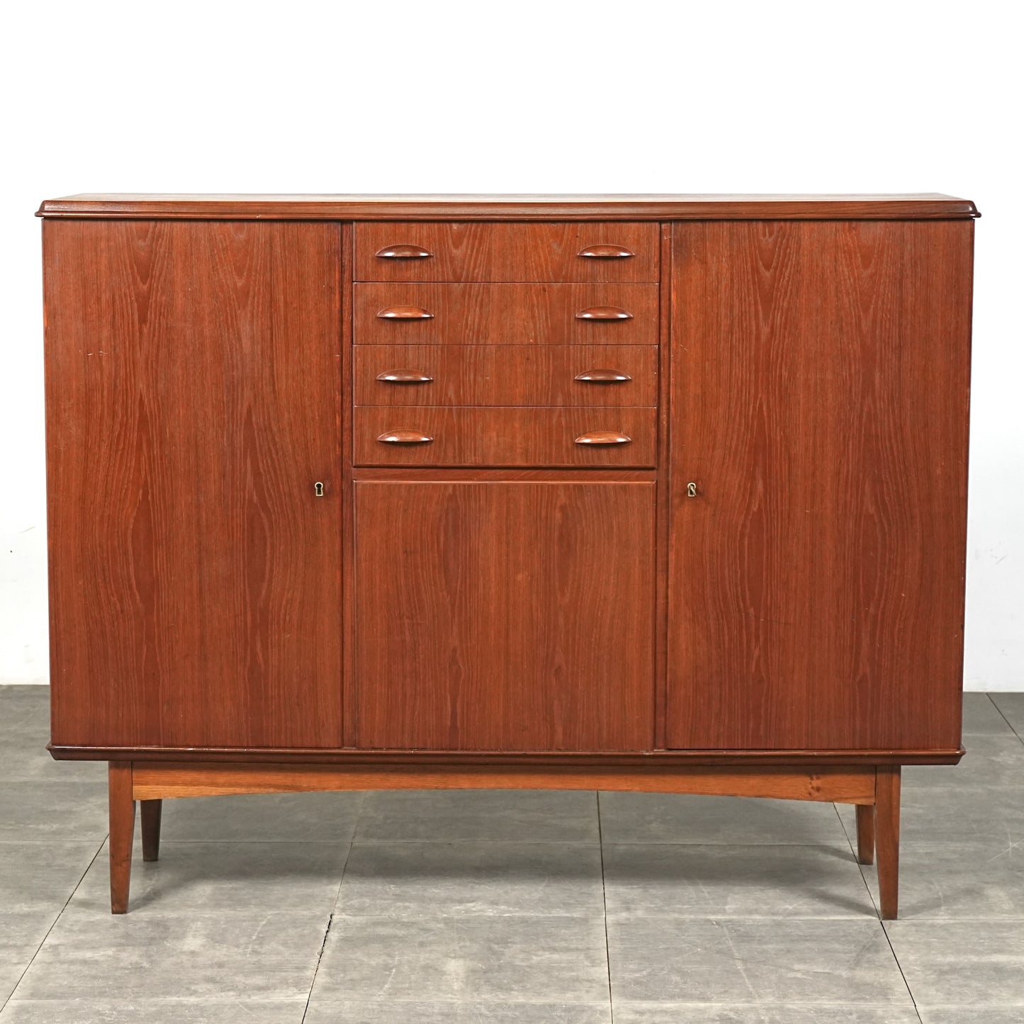 デンマークヴィンテージ ハイサイドボード