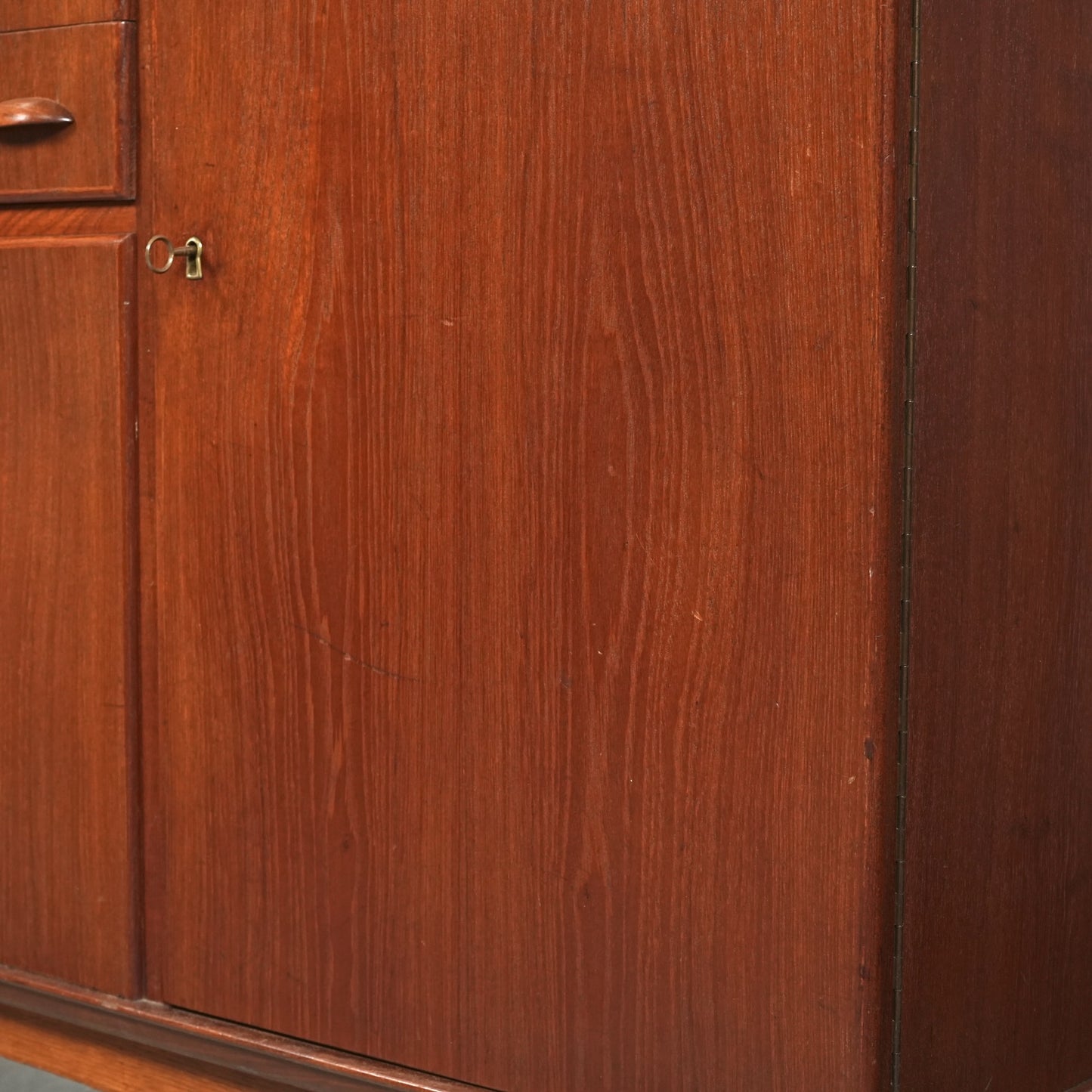 デンマークヴィンテージ ハイサイドボード