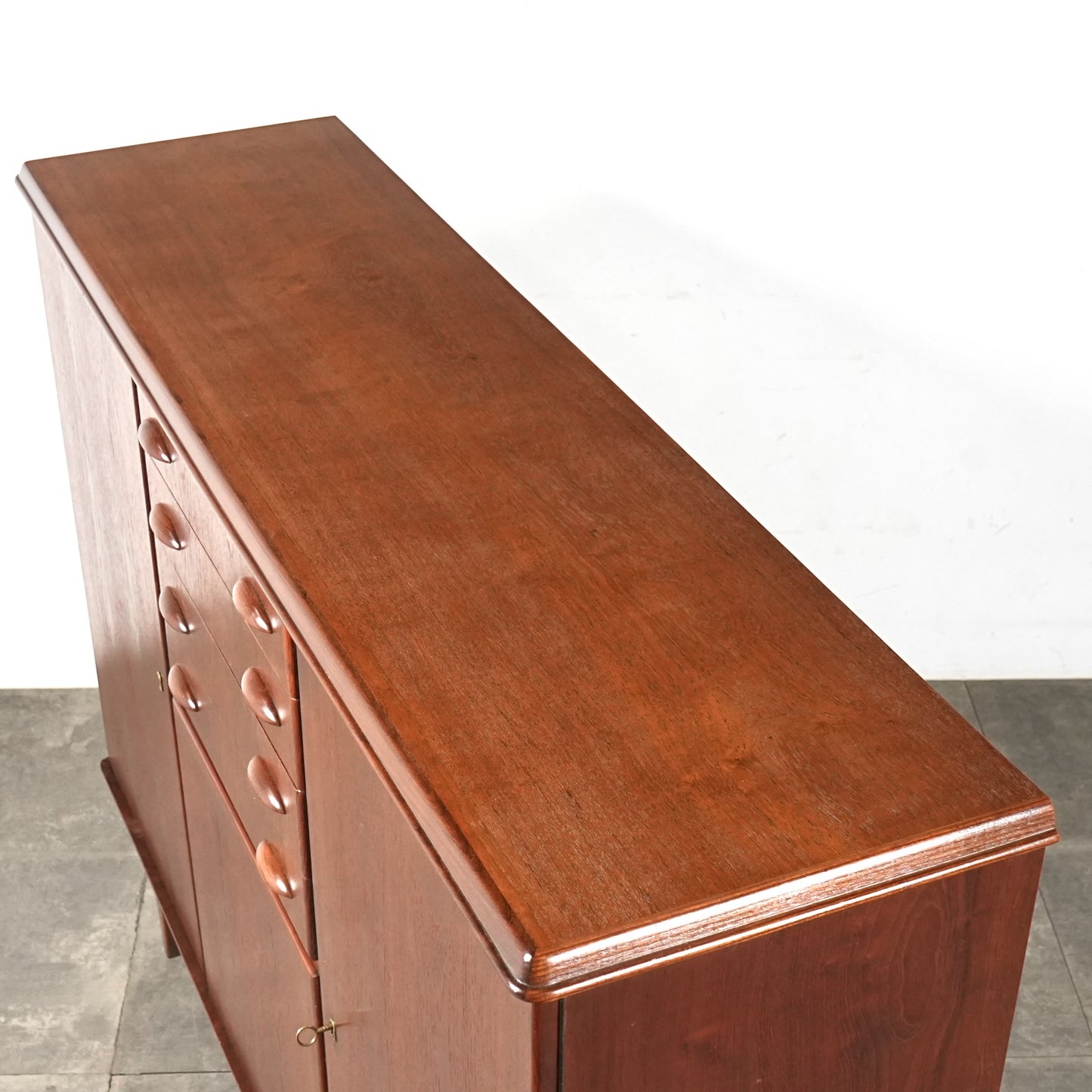 デンマークヴィンテージ ハイサイドボード