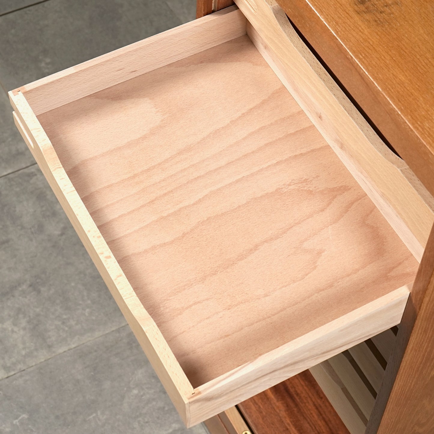 デンマークヴィンテージ ファイリングキャビネット(蛇腹扉)