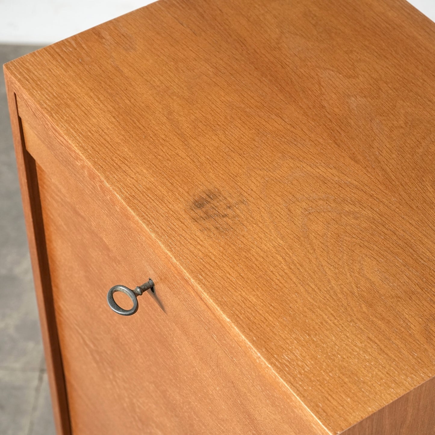 デンマークヴィンテージ ファイリングキャビネット(蛇腹扉)