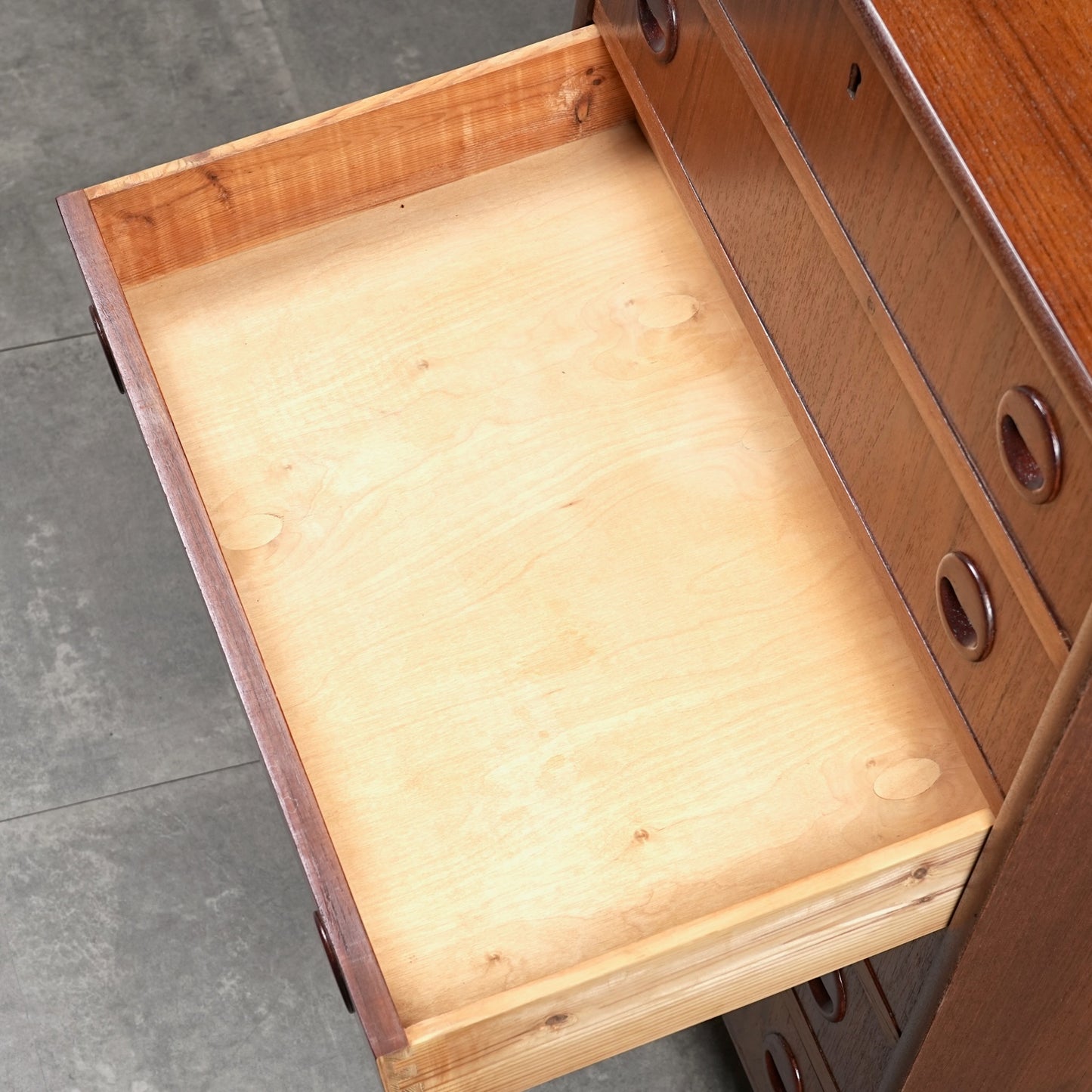 デンマークヴィンテージ ハイチェスト