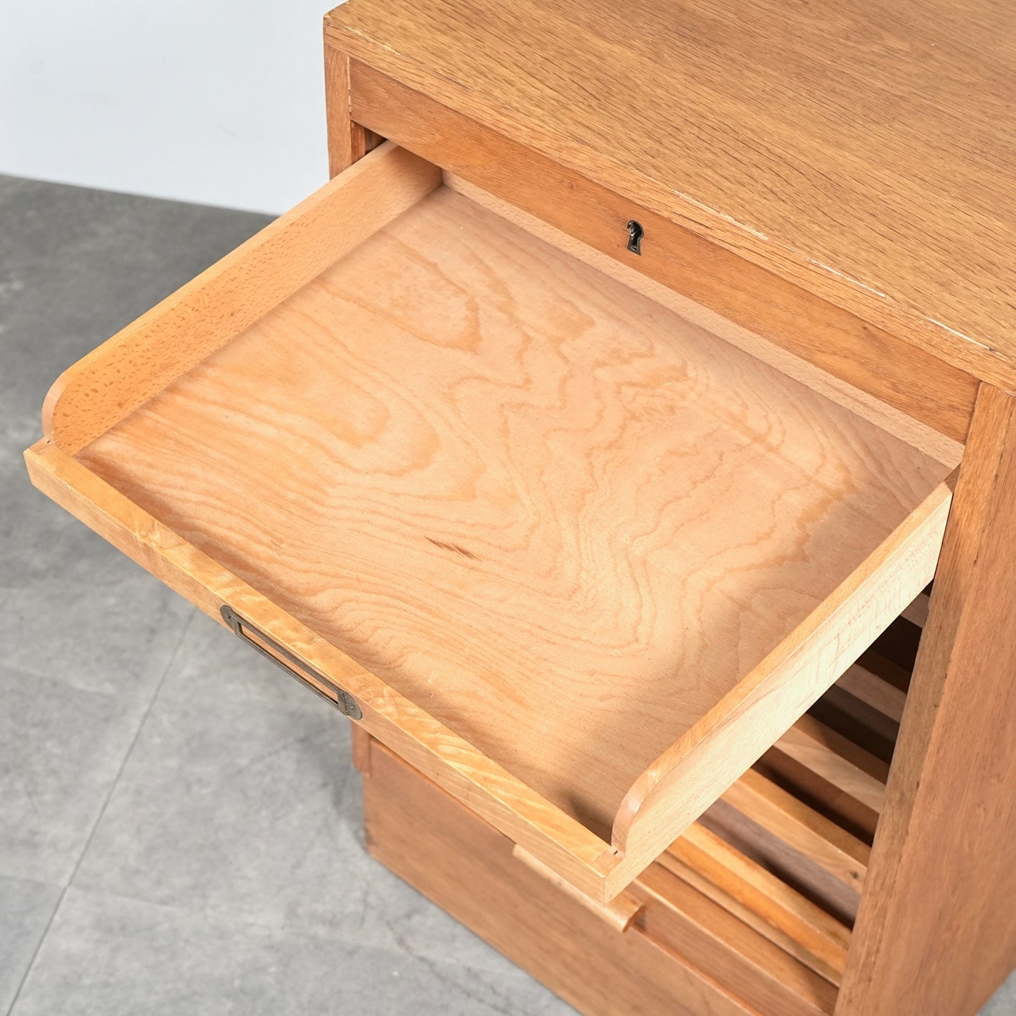 デンマークヴィンテージ ファイリングキャビネット(蛇腹扉)