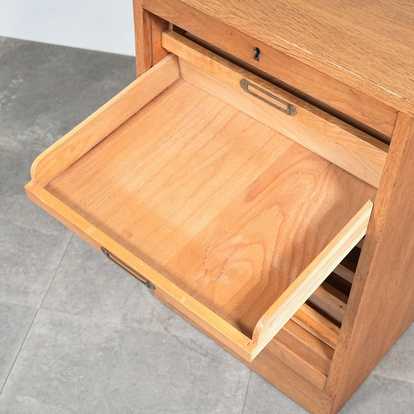 デンマークヴィンテージ ファイリングキャビネット(蛇腹扉)