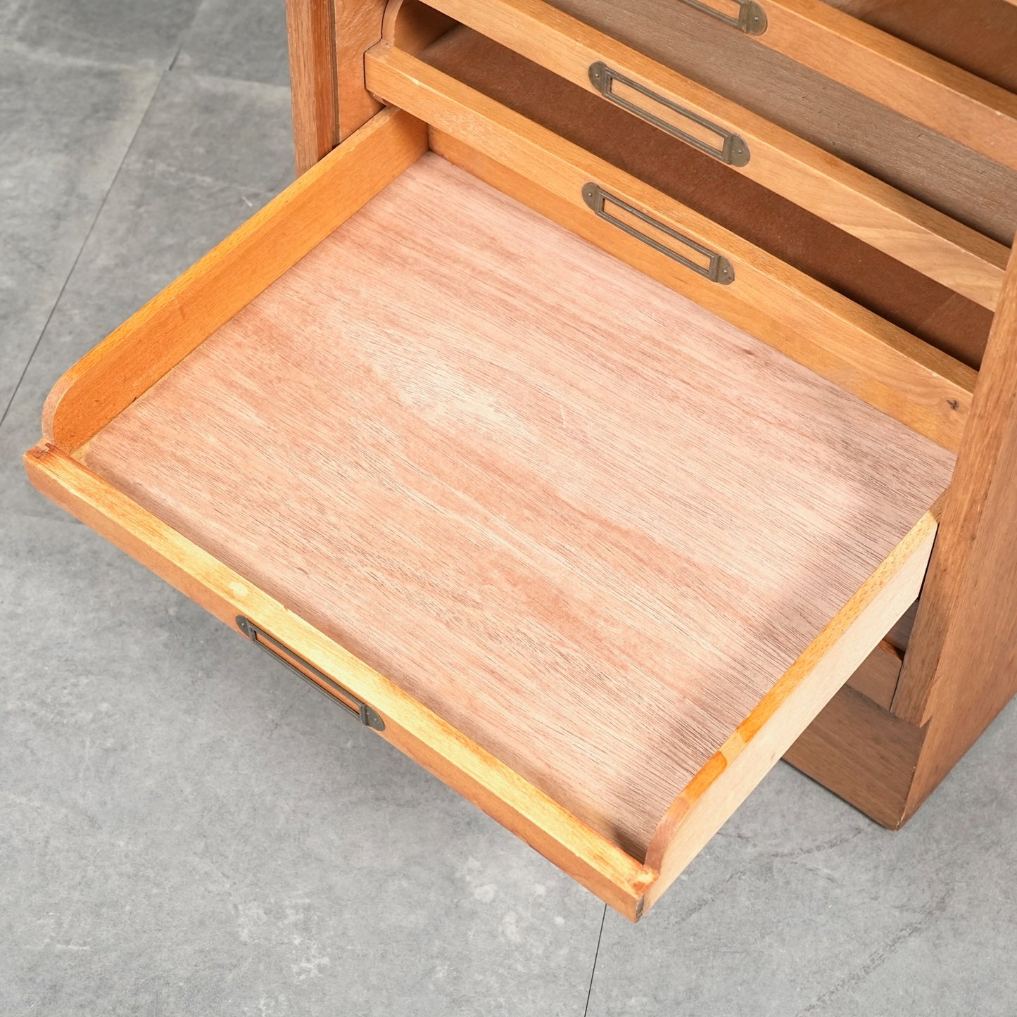 デンマークヴィンテージ ファイリングキャビネット(蛇腹扉)