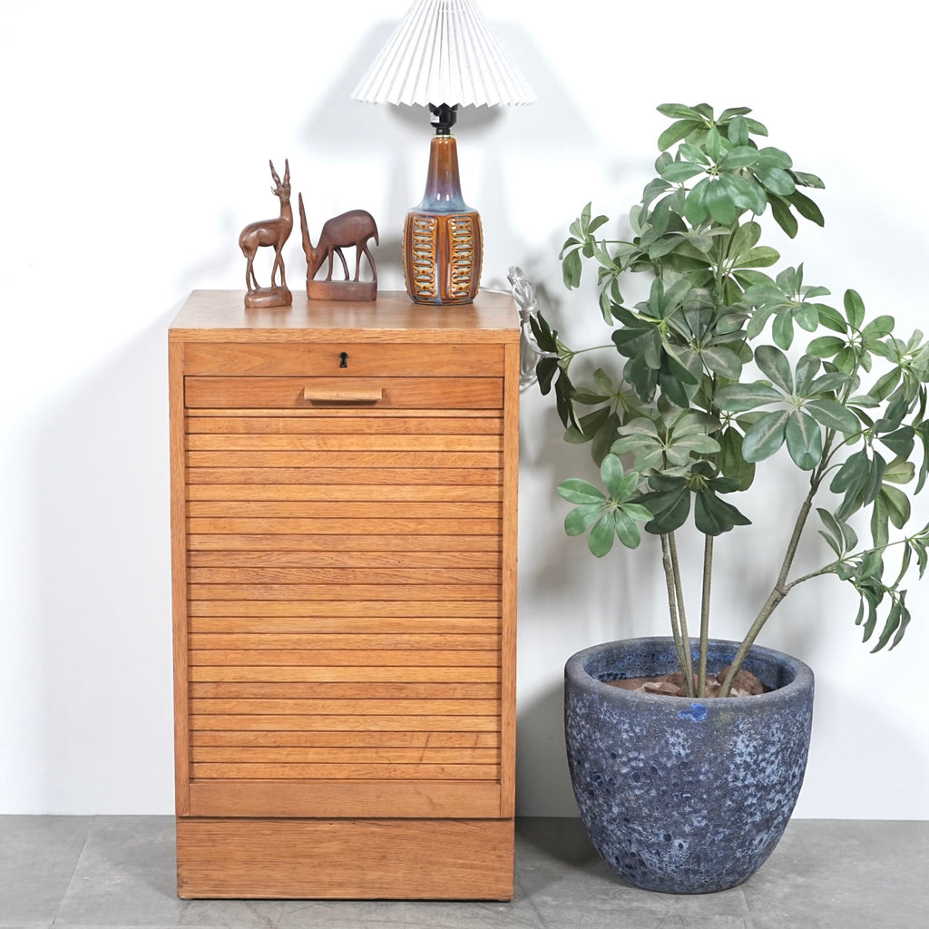 デンマークヴィンテージ ファイリングキャビネット(蛇腹扉)