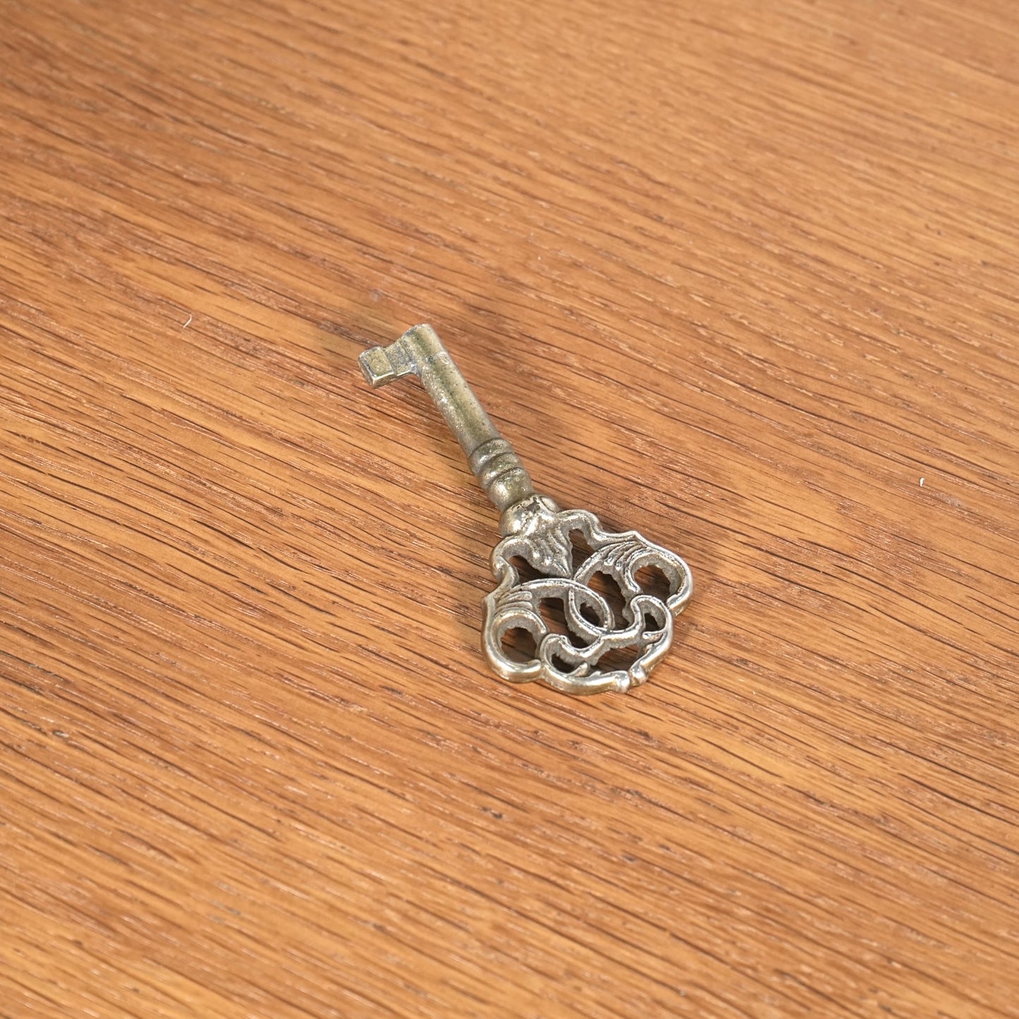 デンマークヴィンテージ ファイリングキャビネット(蛇腹扉)