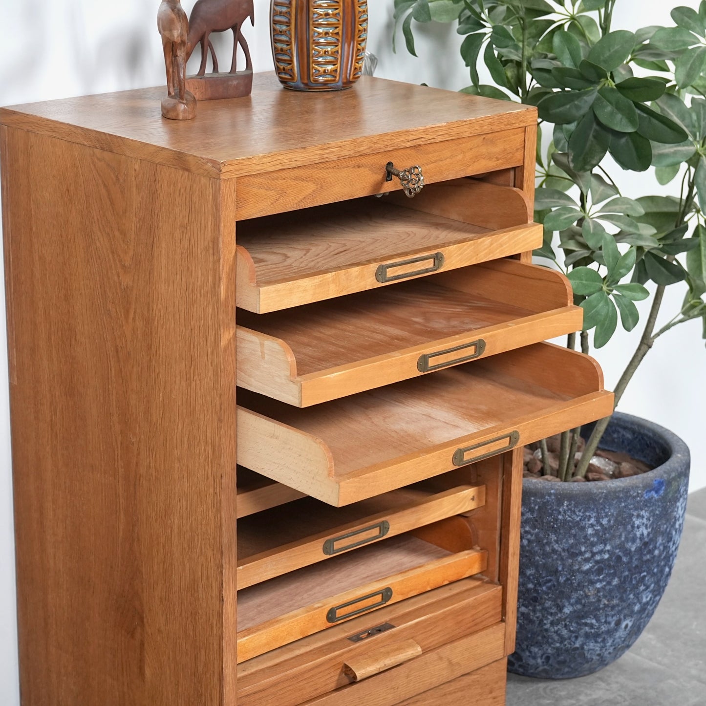 デンマークヴィンテージ ファイリングキャビネット(蛇腹扉)