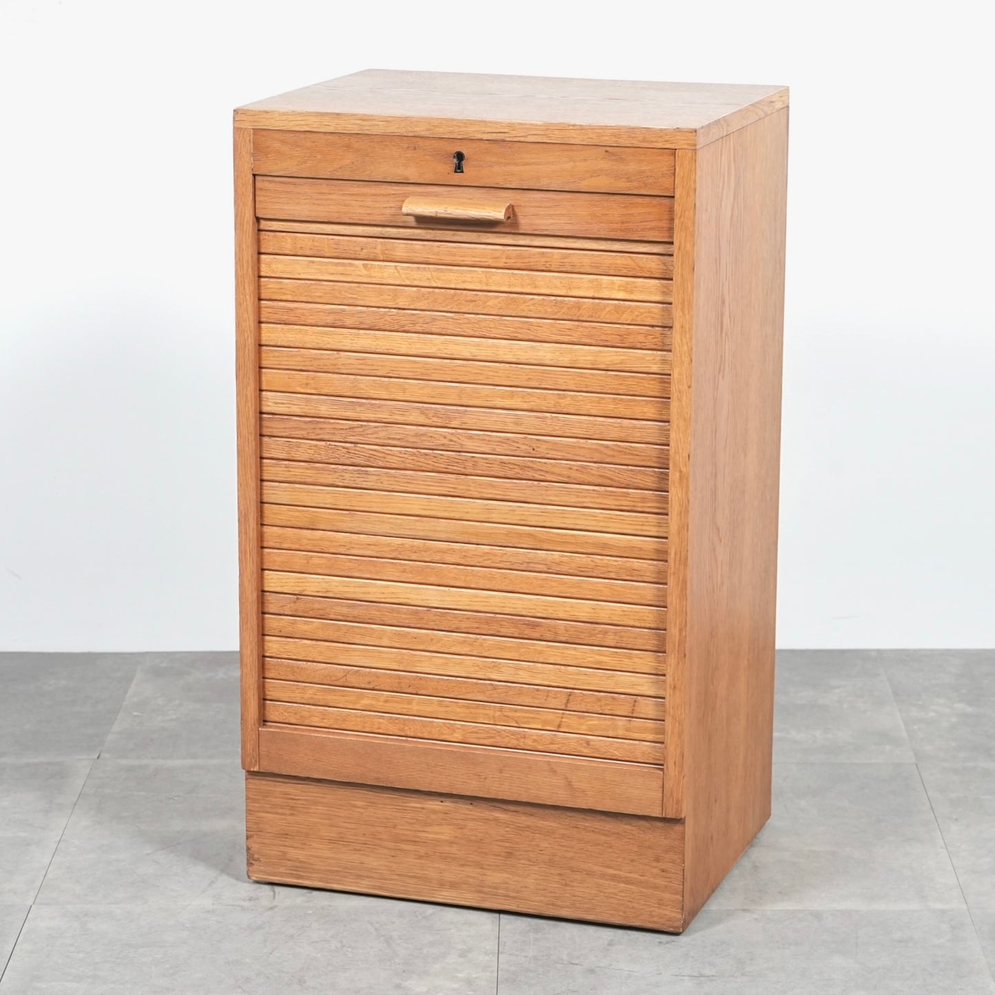 デンマークヴィンテージ ファイリングキャビネット(蛇腹扉)