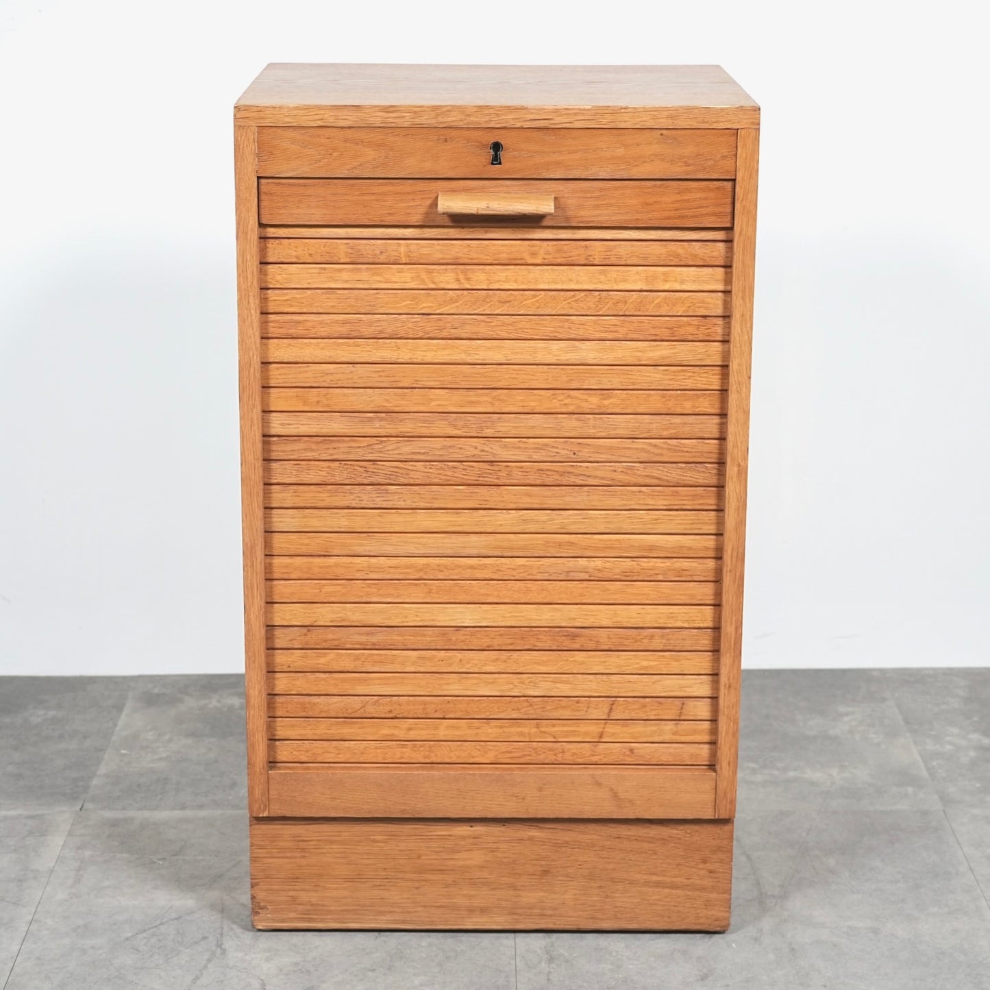 デンマークヴィンテージ ファイリングキャビネット(蛇腹扉)