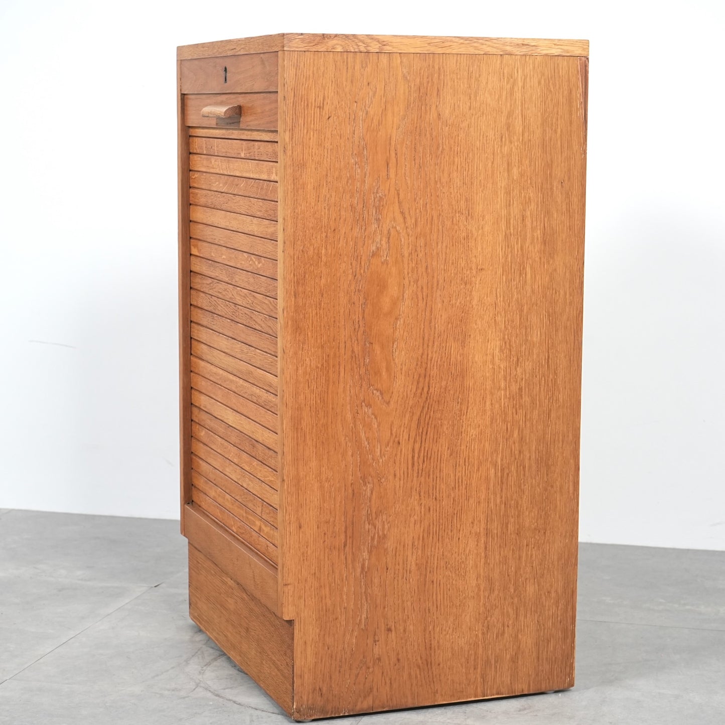 デンマークヴィンテージ ファイリングキャビネット(蛇腹扉)