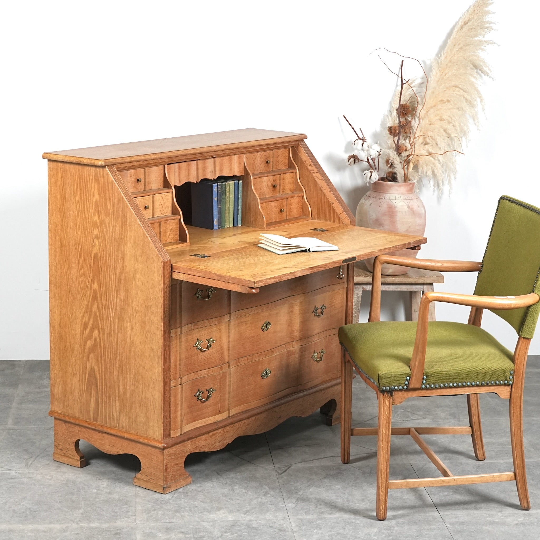 CABINET & SIDEBOARD – TIME HYPE