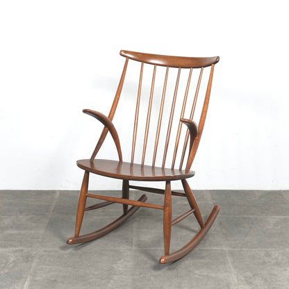 【Niels Eilersen / Illum Wikkelso】ロッキングチェア "Model.IW3"