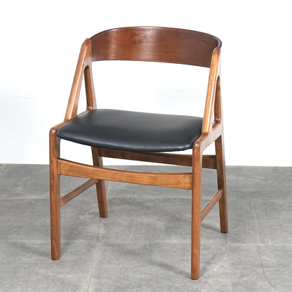 【Henning Kjaernulf】ダイニングチェア Model.72【張替済】