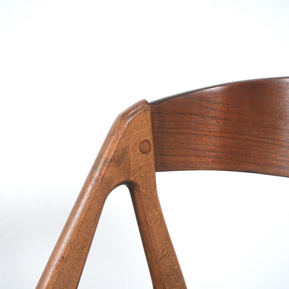 【Henning Kjaernulf】ダイニングチェア Model.72【張替済】