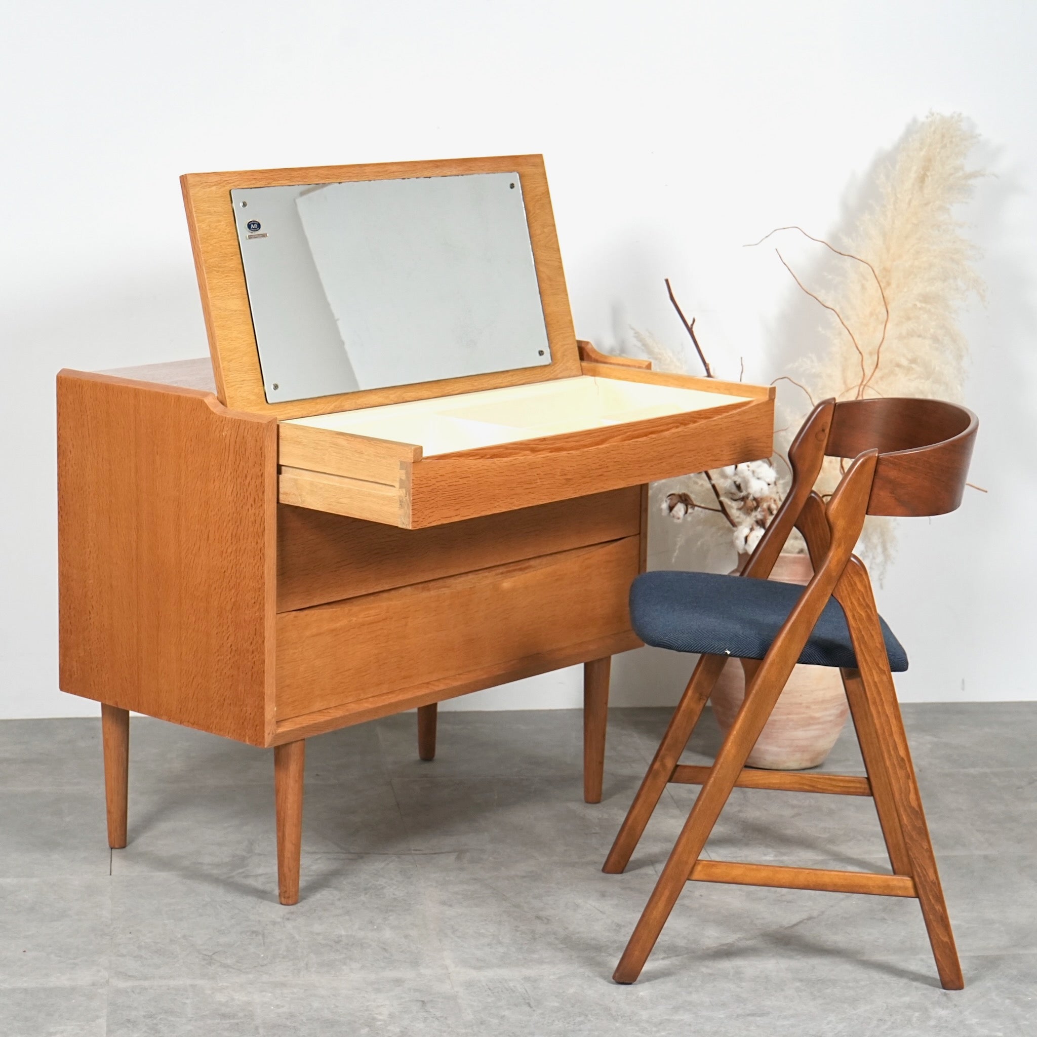MID-CENTURY&VINTAGE – TIME HYPE