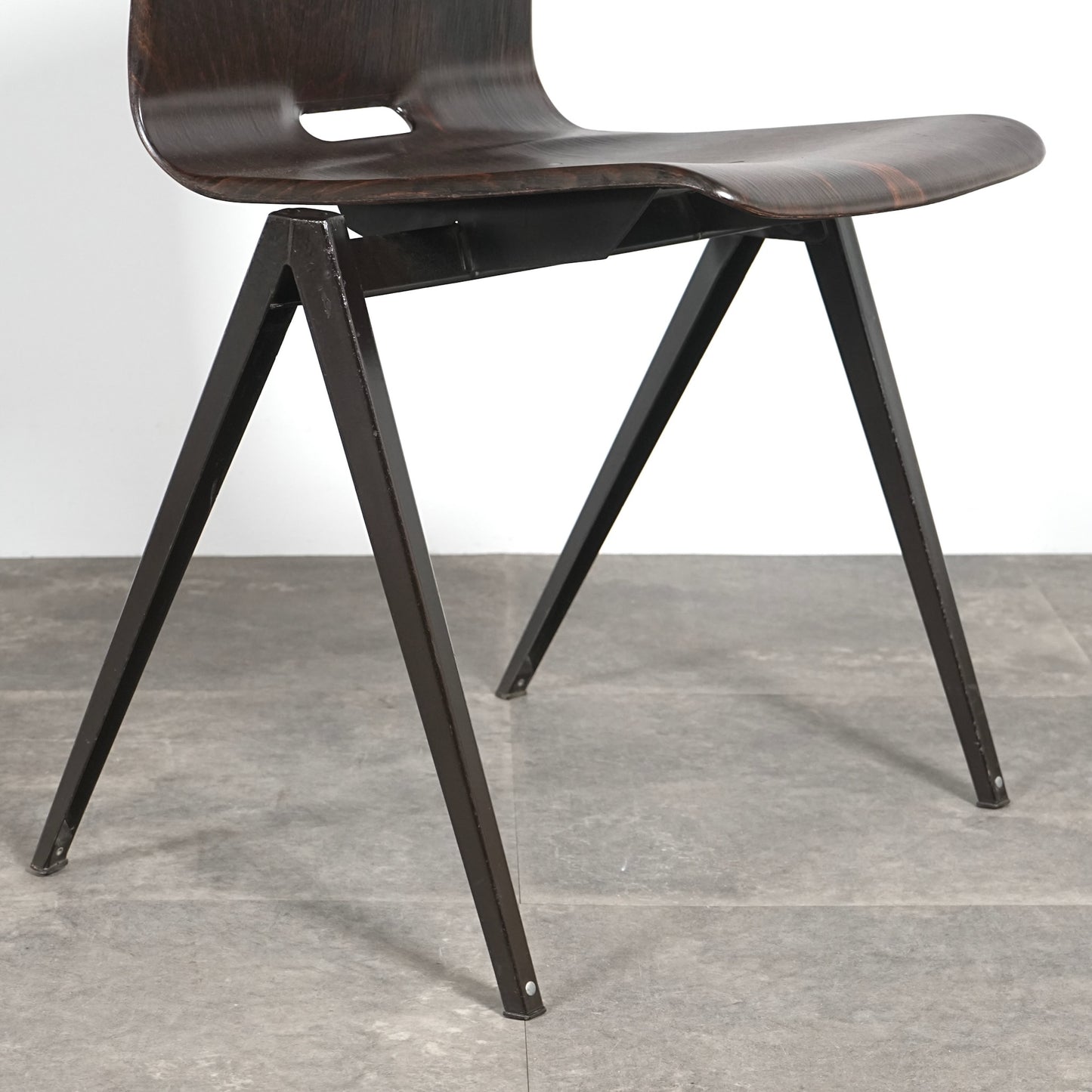 【Galvanitas】S22 インダストリアル スタッキングチェア