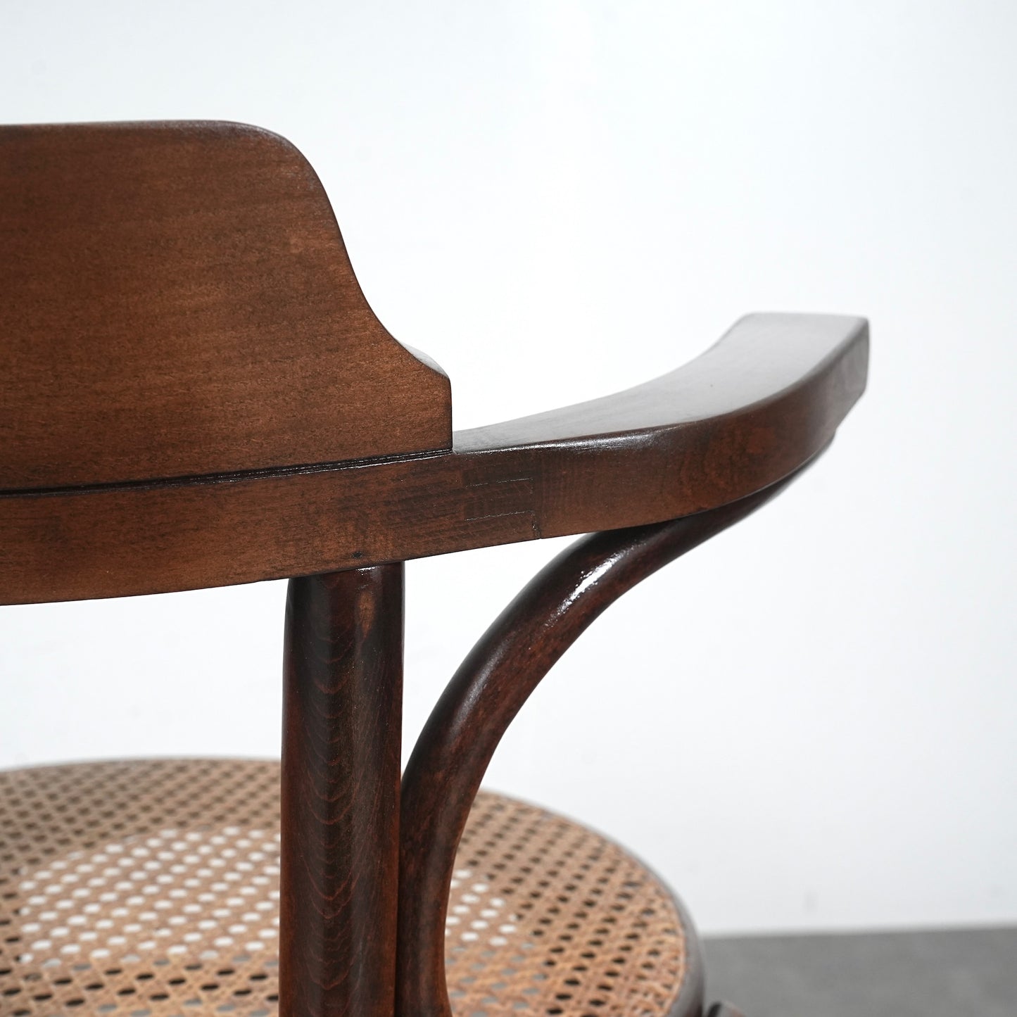【THONET】ヴィンテージ ベントウッドチェア"No.233"
