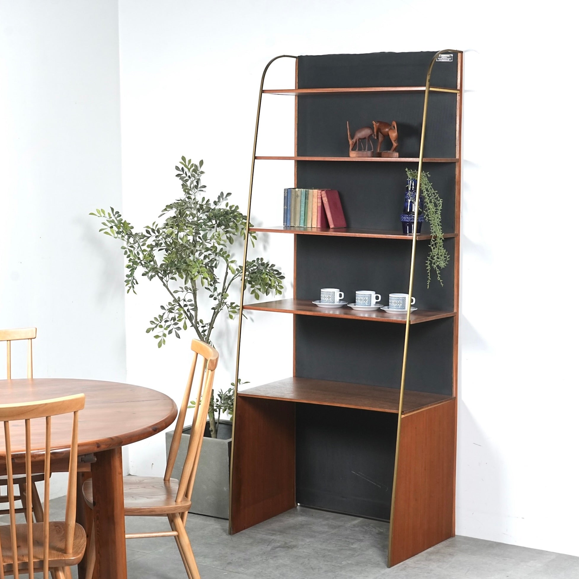 CABINET & SIDEBOARD – TIME HYPE