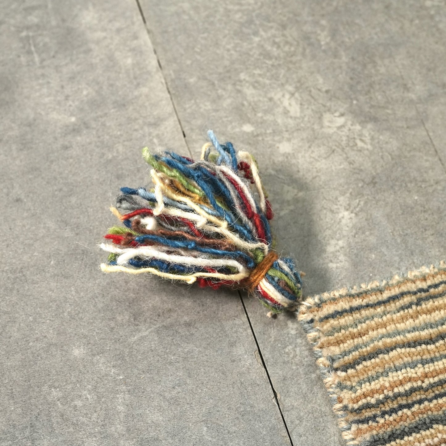 送料無料 ヴィンテージ ラグ(手織り/185.5cm×122cm)