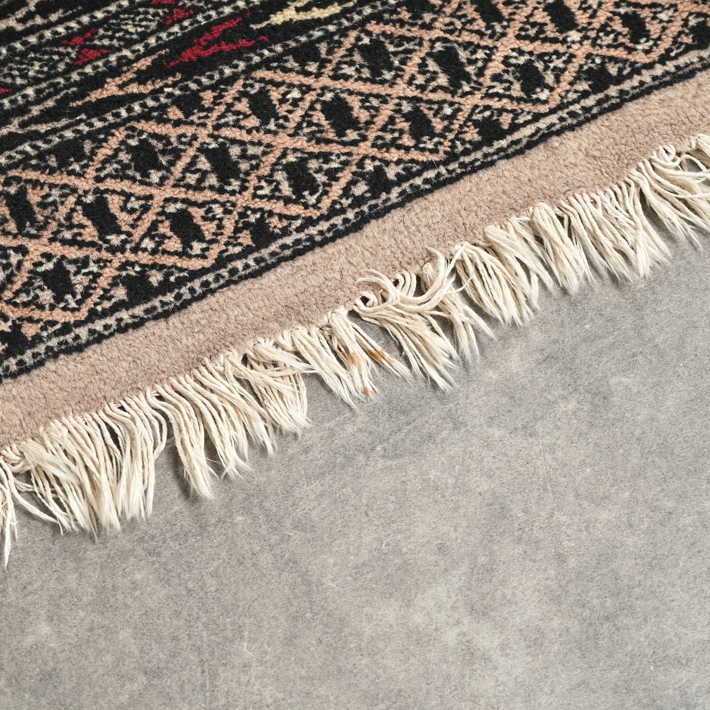 送料無料 ヴィンテージ ラグ(手織り/157cm×96cm)