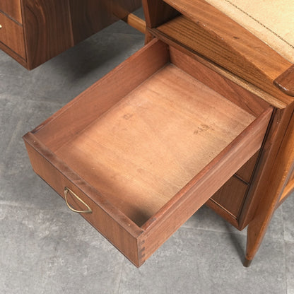 【STRONGBOW FURNITURE】ヴィンテージ デスク