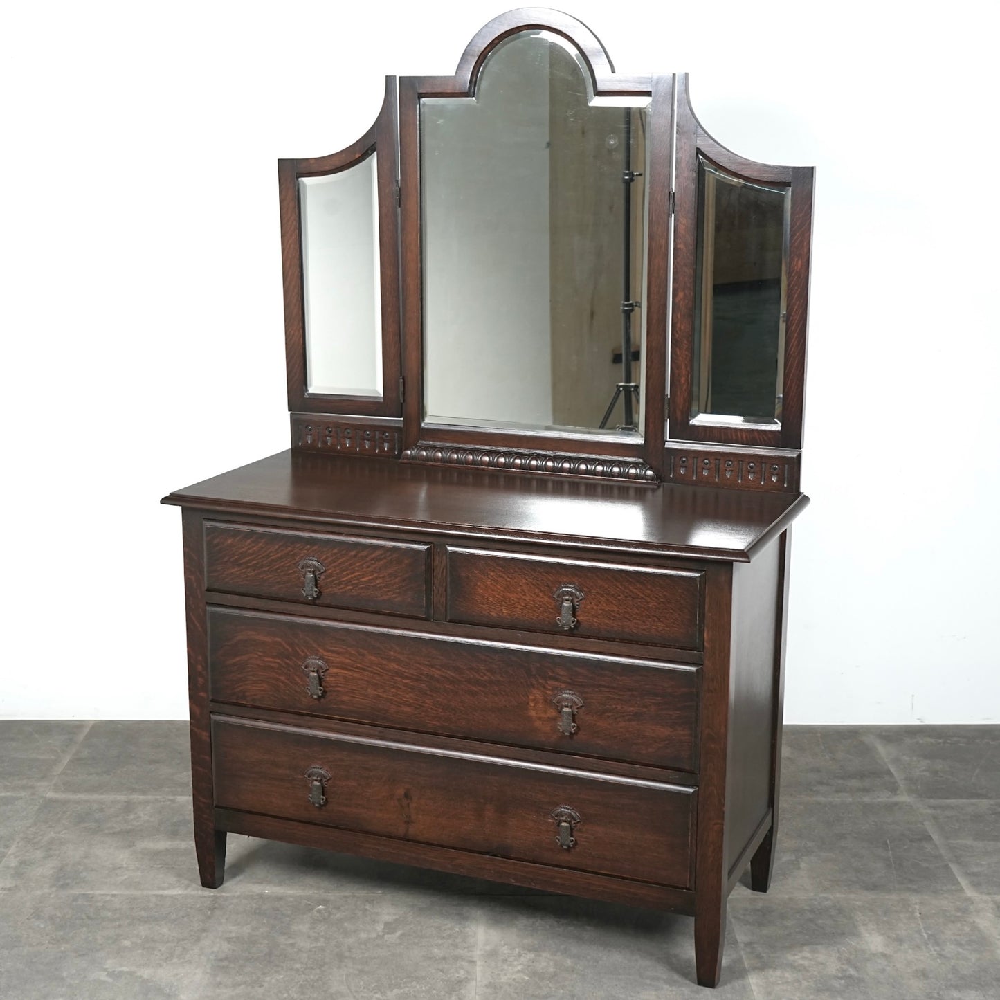 英国アンティーク ドレッサー(ドレッシングチェスト)