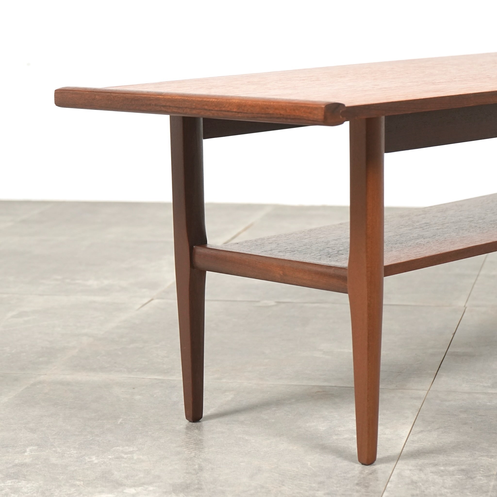 Myer メイヤー ヴィンテージ チーク ローテーブル コーヒーテーブル 棚付き Myer メイヤー ヴィンテージ チーク ローテーブル コーヒーテーブル 棚