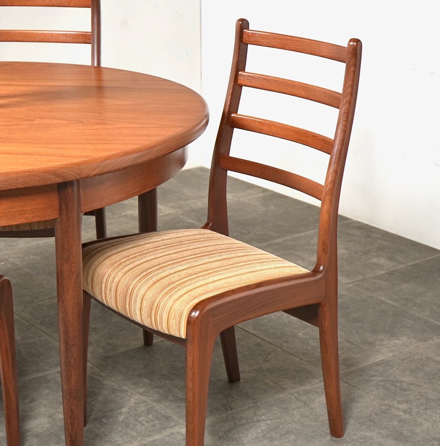 【G-PLAN】ラダーバックチェア【張替済】