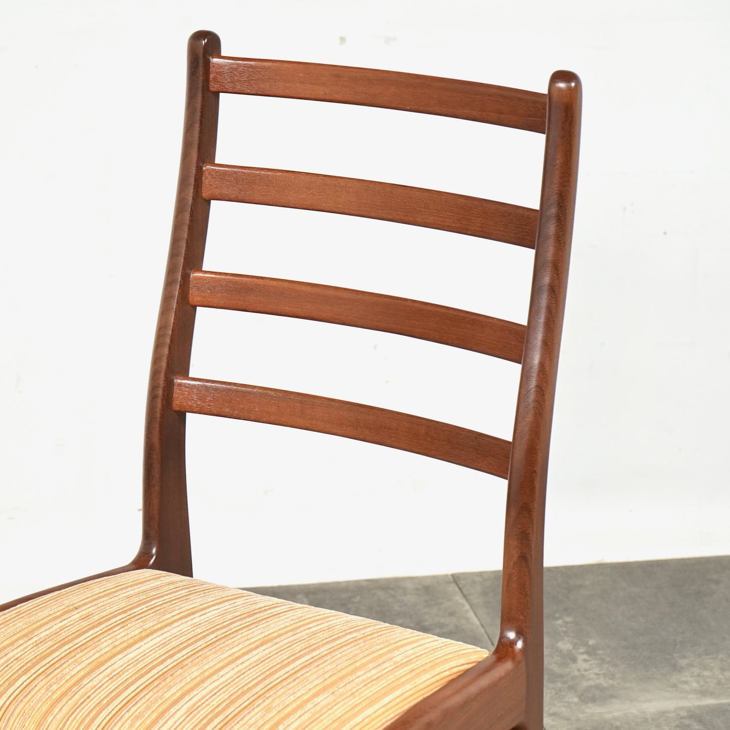 【G-PLAN】ラダーバックチェア【張替済】