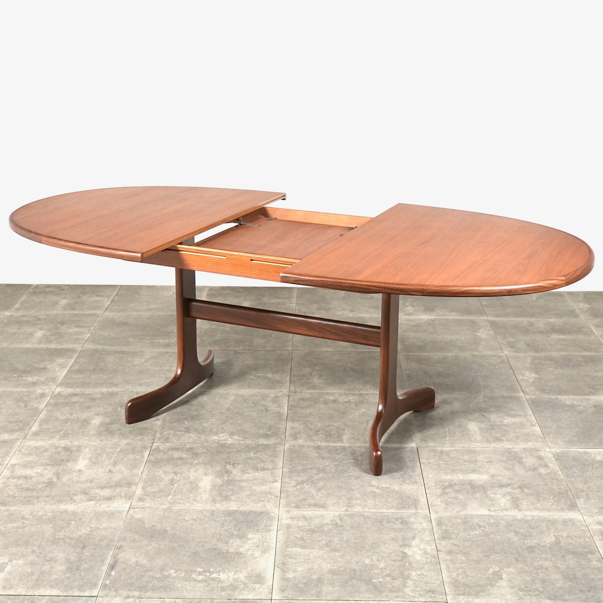 G Plan ホエールレッグダイニングテーブル